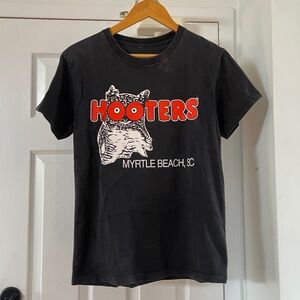 Vintage Hooters Myrtle Beach Graphic Cotton T Shirt Size Medium